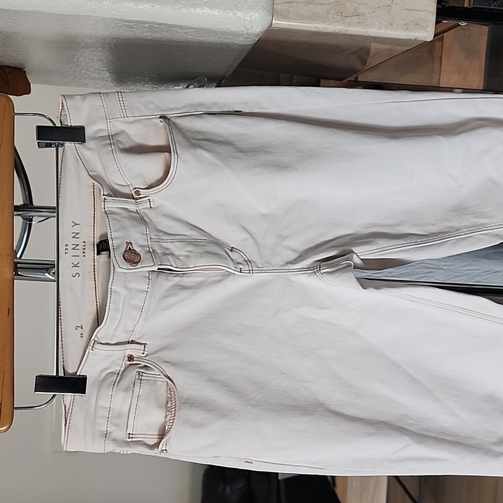 WHBM Skinny Ankle Mid-rise Jeans in Pale Pink